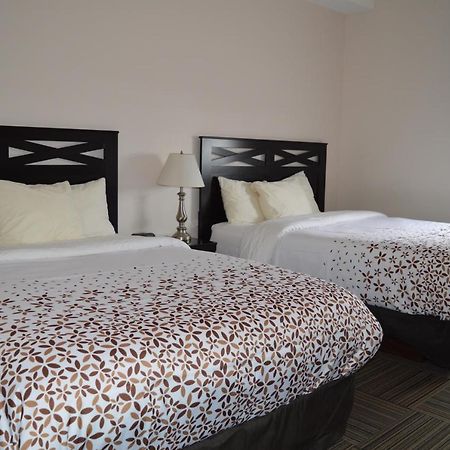 Auberge Macdonald Guest Inn Iroquois Falls Bagian luar foto