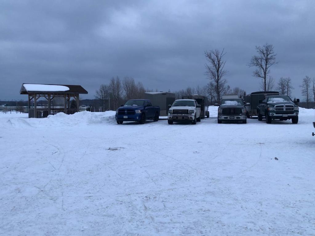 Auberge Macdonald Guest Inn Iroquois Falls Bagian luar foto