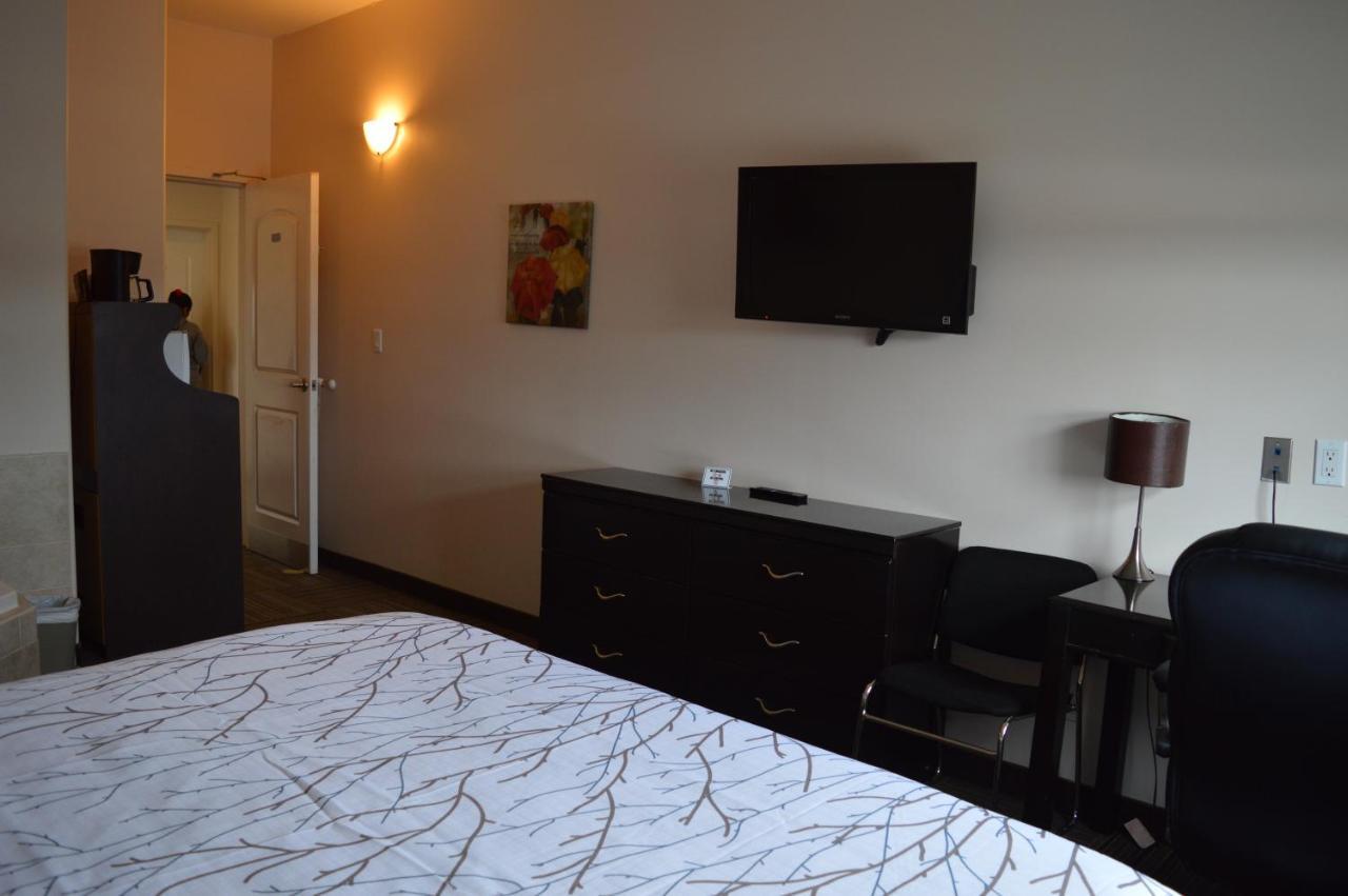 Auberge Macdonald Guest Inn Iroquois Falls Bagian luar foto