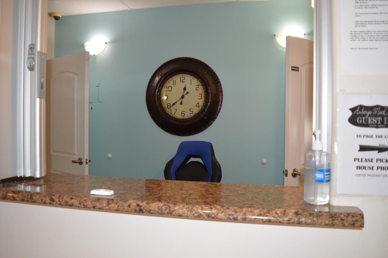 Auberge Macdonald Guest Inn Iroquois Falls Bagian luar foto