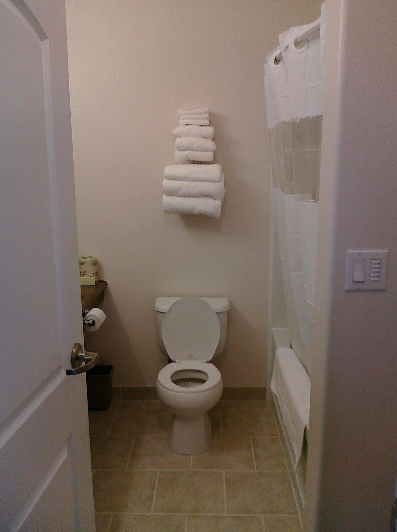 Auberge Macdonald Guest Inn Iroquois Falls Bagian luar foto